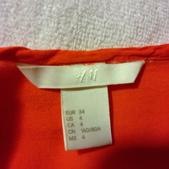 H&M lightweight blouse US4 100 per cent Viscose - Picture 5 of 6